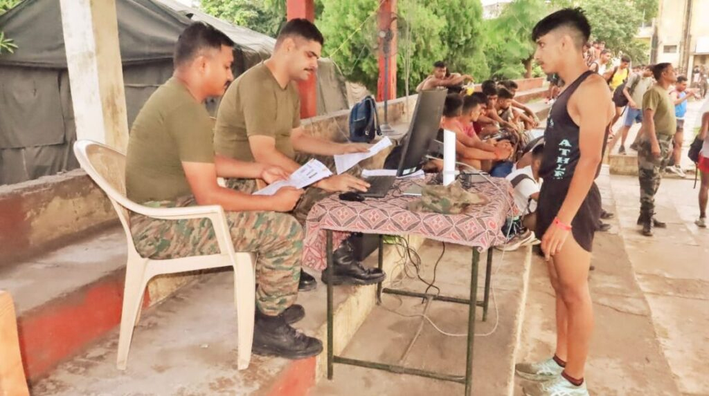 मुजफ्फरनगर में अग्निवीर भर्ती का अंतिम चरण, क्लर्क और स्टोर कीपर पदों के लिए आज होगी शारीरिक परीक्षा