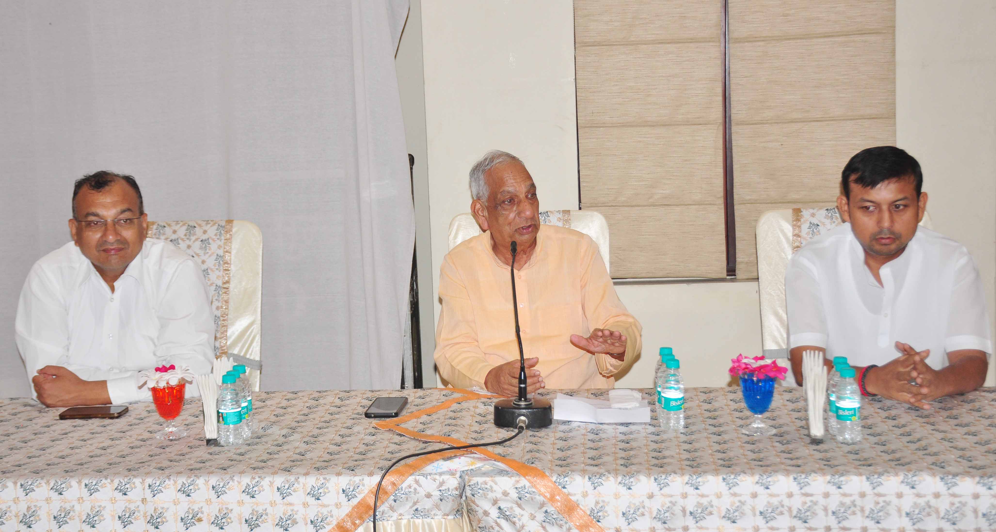 बेटे को सौंपी राजनीतिक विरासत, राजेश्वर बंसल ने राजनीति से संन्यास लिया, सपा से चुनाव लडने का ऐलान