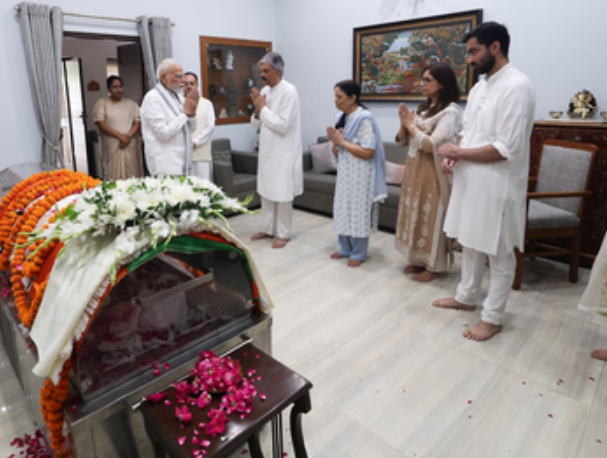 दिल्ली के विकास और पार्टी के सुशासन में वीके मल्होत्रा का योगदान अविस्मरणीय - पीएम मोदी 