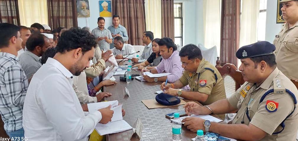 शामली: संपूर्ण समाधान दिवस में 122 शिकायतों में से केवल 13 का हुआ निस्तारण, डीएम ने दिए सख्त निर्देश