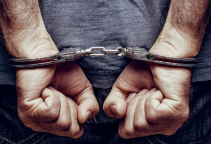 मेरठ पुलिस ने वारंटियों के खिलाफ चलाया सख्त अभियान, 12 गिरफ्तार