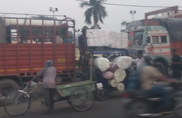 शामली में नहीं रुक रहा सेल टैक्स चोरी का अवैध कारोबार, वायरल वीडियो ने खोली पोल