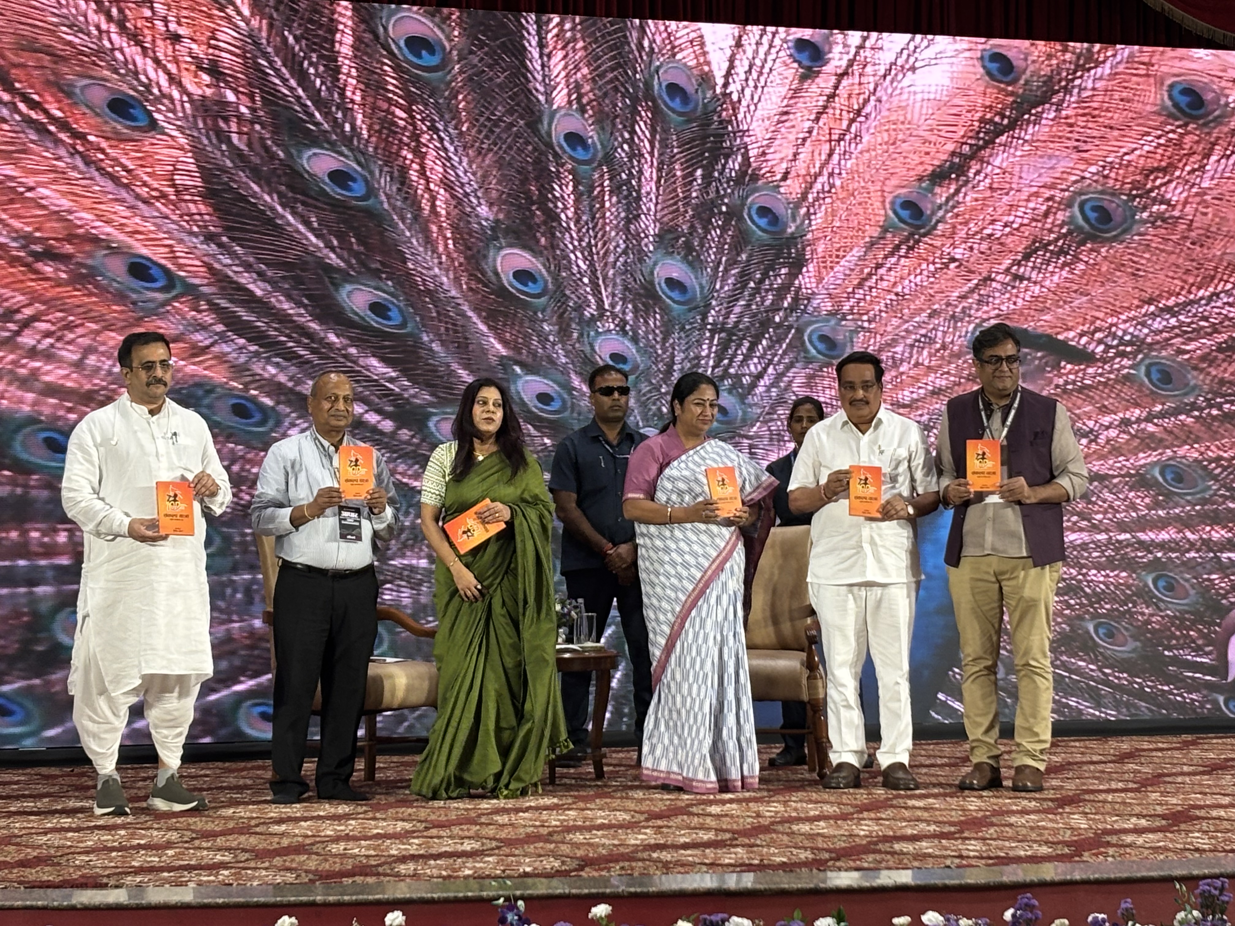 वर्ष 2026 के अंत तक दिल्ली की सभी बसें इलेक्ट्रिक होंगी- मुख्यमंत्री रेखा गुप्ता