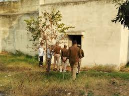 पोक्सो एक्ट मामले में फरार बाल अपचारी को मेरठ पुलिस ने पकड़ा, बाल सुधार गृह भेजा
