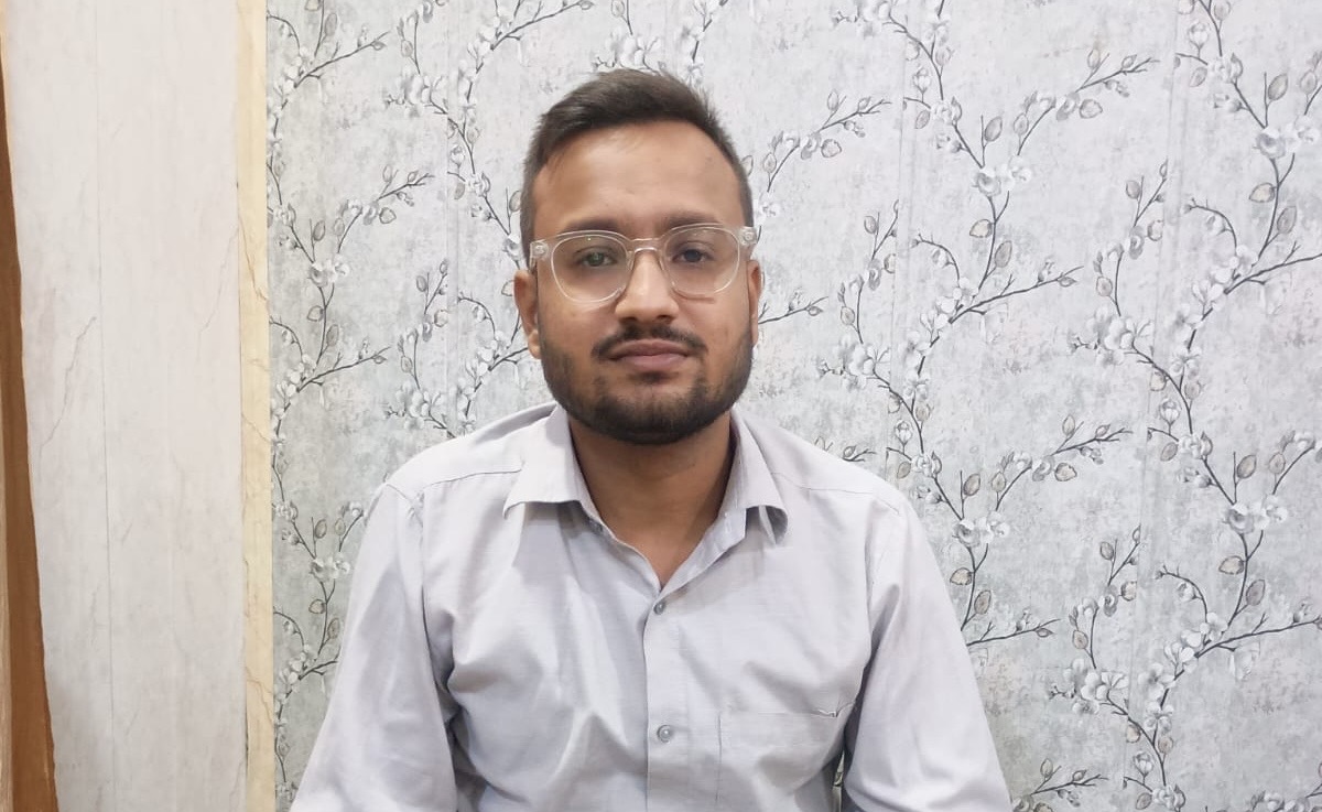 बरेली में नगर निगम टैक्स इंस्पेक्टर रिश्वत लेते गिरफ्तार, देखें पूरी खबर