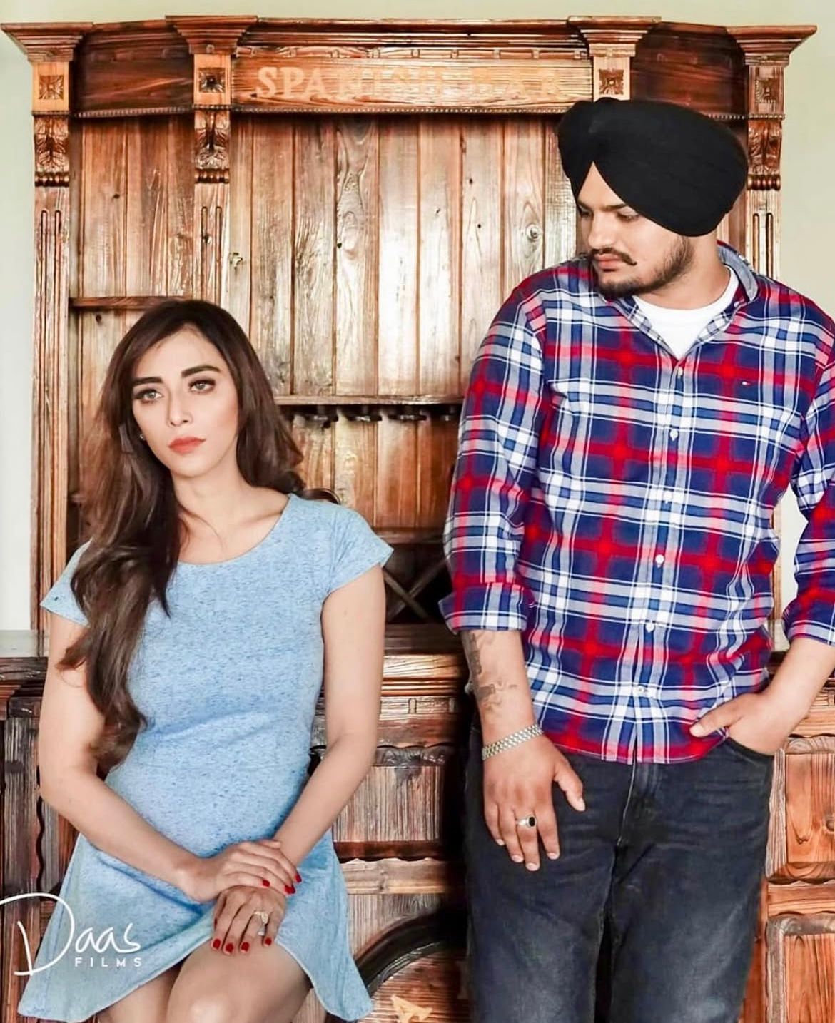 एंजेला क्रिस्लिंज़की ने म्यूज़िक वीडियो जगत में बनाया दबदबा, ‘इश्क का राजा’ और ‘सैंया जी’ बने हिट