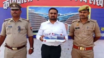 लखनऊ में फर्जी IAS अधिकारी गिरफ्तार, विजिटिंग कार्ड और बत्ती से गांठ रहा था रौब