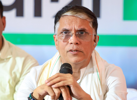 कांग्रेस नेता पवन खेड़ा की मुश्किलें बढ़ीं, BJP ने फॉर्म 7 से दोहरे वोटर आईडी पर आपत्ति जताई