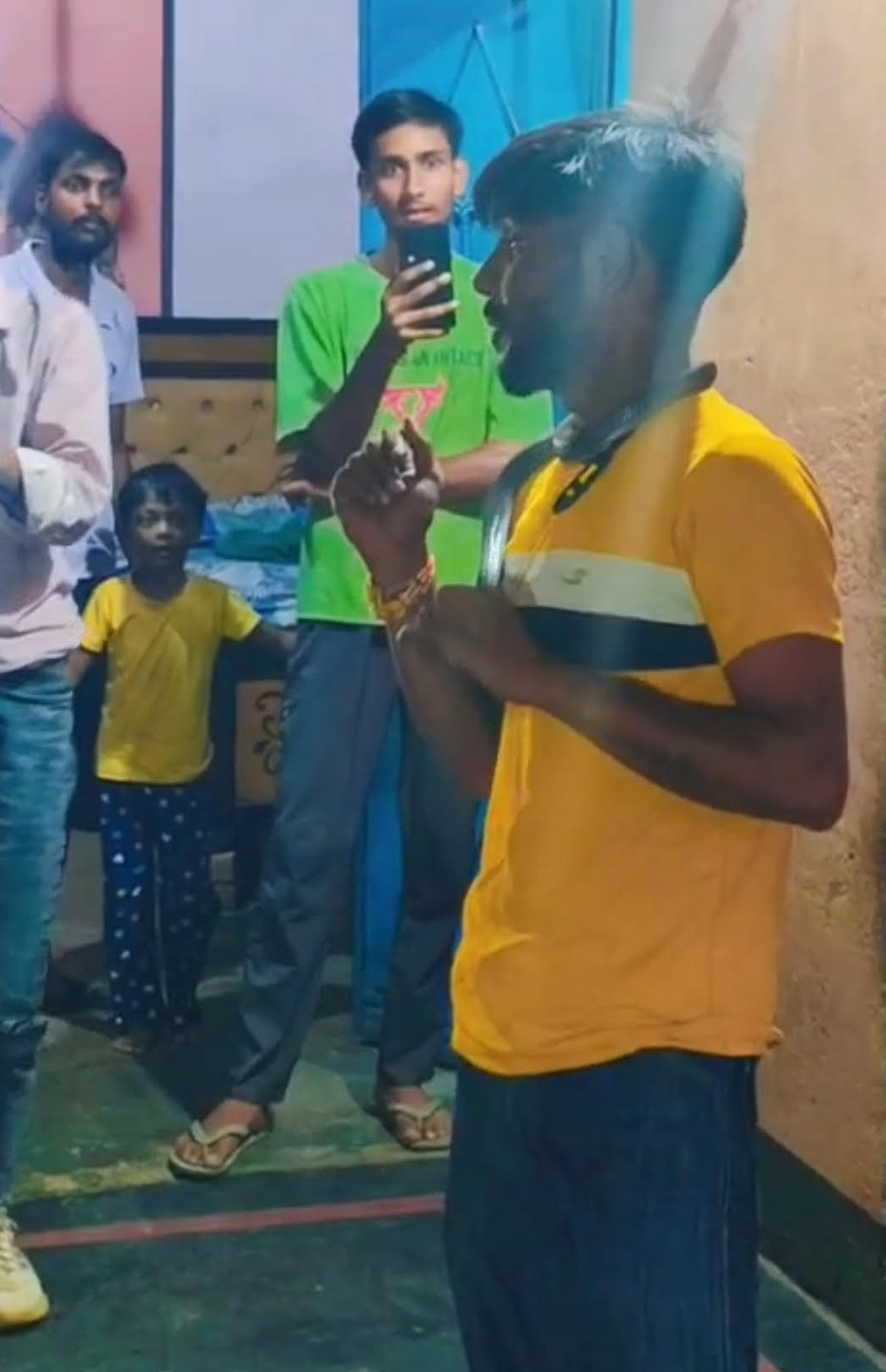 मुज़फ्फरनगर में सांप के साथ वीडियो बनाते समय युवक की दर्दनाक मौत, गांव में शोक
