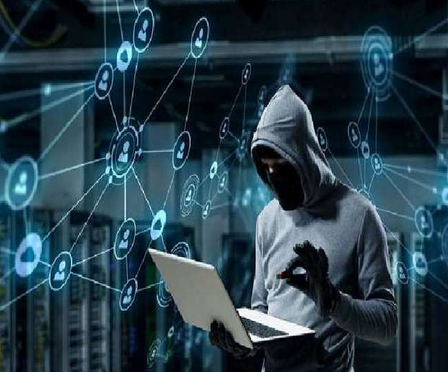 नोएडा में साइबर अपराधियों ने रिटायर्ड लेफ्टिनेंट कर्नल के बेटे से 12.20 लाख रुपए की ठगी
