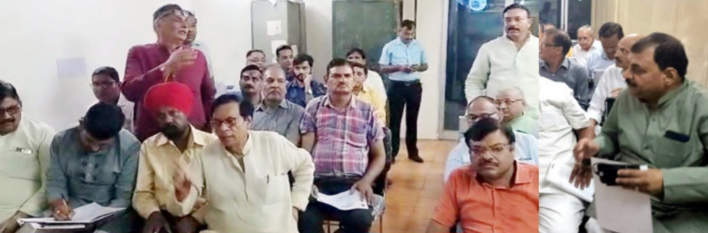 मुजफ्फरनगर में व्यापार कर विभाग की बैठक में व्यापारियों का विरोध, नीतियों से नाराज होकर किया बहिष्कार 
