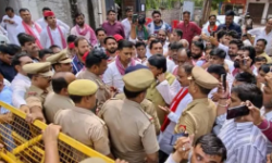 आगरा में रामजीलाल सुमन और पुलिस के बीच धक्का मुक्की, वीडियो वायरल