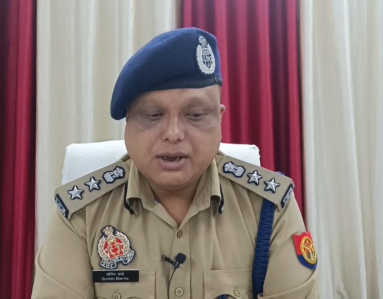 मीरजापुर में माँ दुर्गा पर आपत्तिजनक गाना अपलोड करने वाली सरोज सरगम गिरफ्तार, 15 बीघा वन भूमि से अवैध कब्जा भी हटाया गया