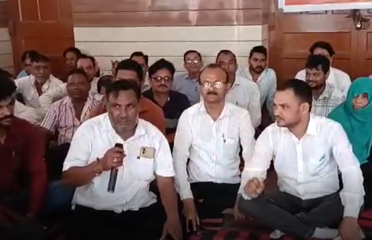 मुजफ्फरनगर नगर पालिका में वेतन विवाद पर कलम बंद हड़ताल, समाधान की उम्मीद