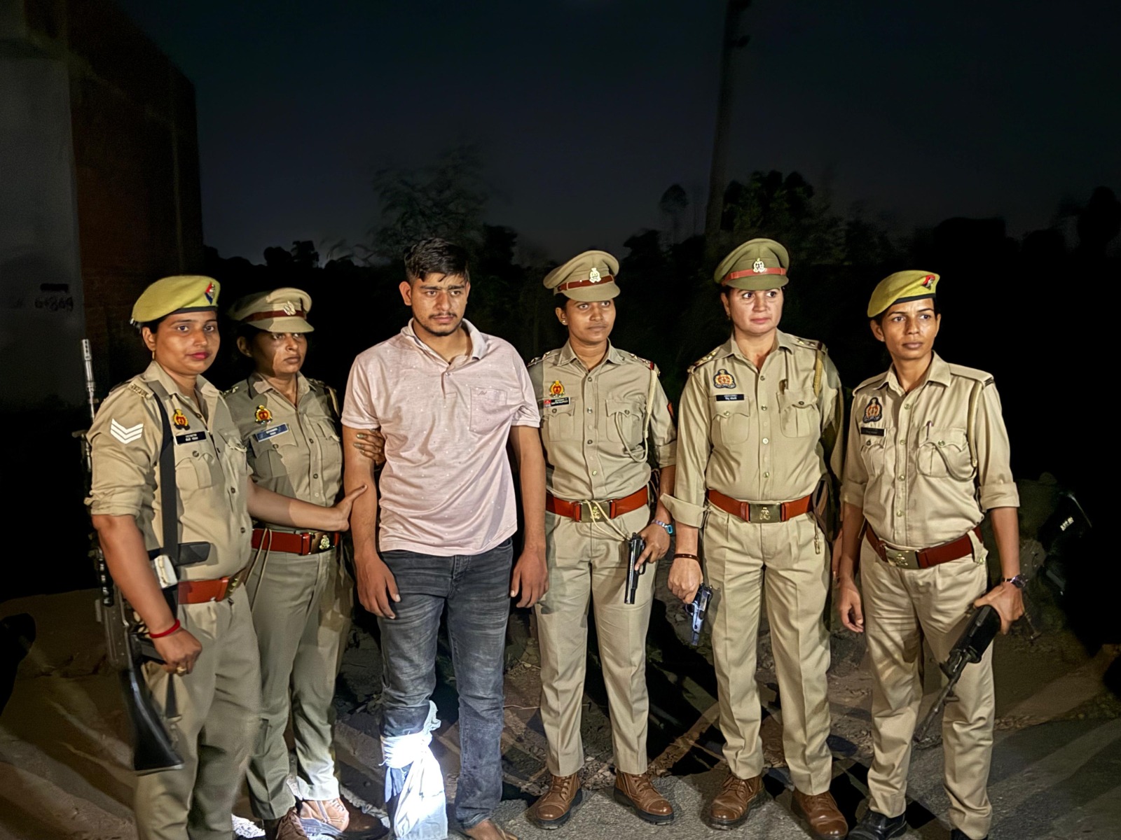 बागपत में बहन की हत्या की कोशिश कर रहा था आरोपी भाई, महिला पुलिस ने मुठभेड़ के बाद किया गिरफ्तार