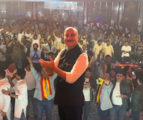 दुबई में अनुपम खेर के मोटिवेशनल लेक्चर को मिला जबरदस्त रिस्पॉन्स, सोशल मीडिया पर शेयर किया खास वीडियो