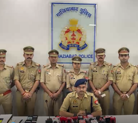 गाजियाबाद पुलिस की बड़ी कामयाबी, 265 मोबाइल फोन बरामद, असली मालिकों को लौटाए गए