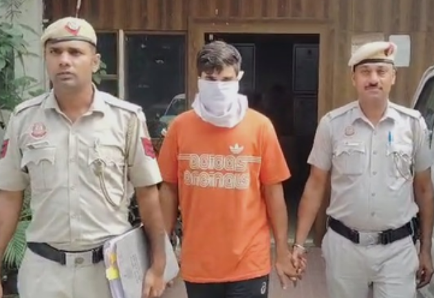 दिल्ली में मंडावली पुलिस ने शातिर चोर को किया गिरफ्तार, चोरी का लैपटॉप बरामद