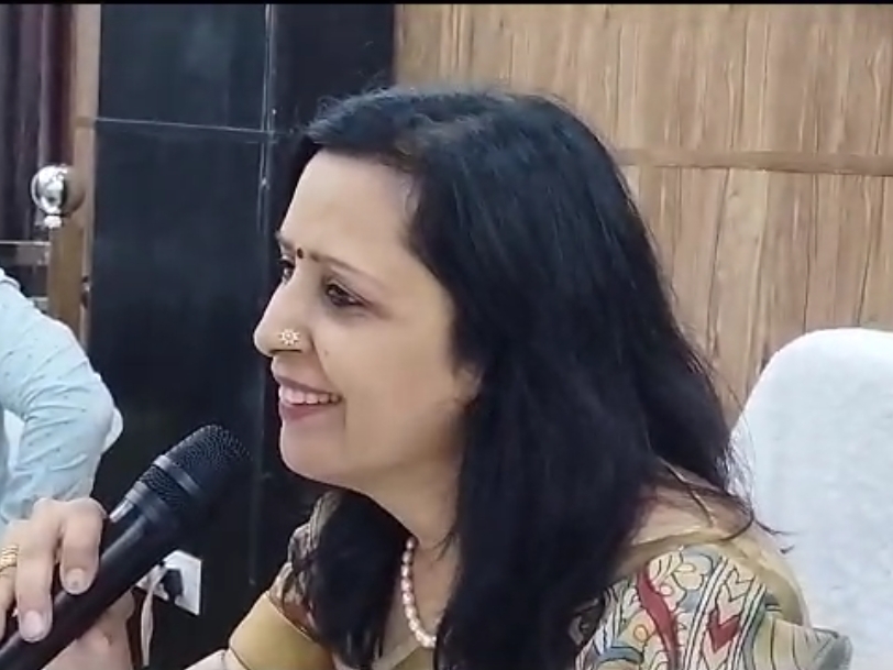 मुजफ्फरनगर में BJP की महिला सभासद अपमानित, लिखा -जब जेई और ठेकेदार ही सब कुछ, तो सभासद क्यों है ?