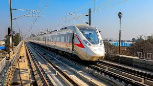 नमो भारत ट्रेन के गेट लॉक, मेरठ साउथ स्टेशन पर आधा घंटा फंसे यात्री