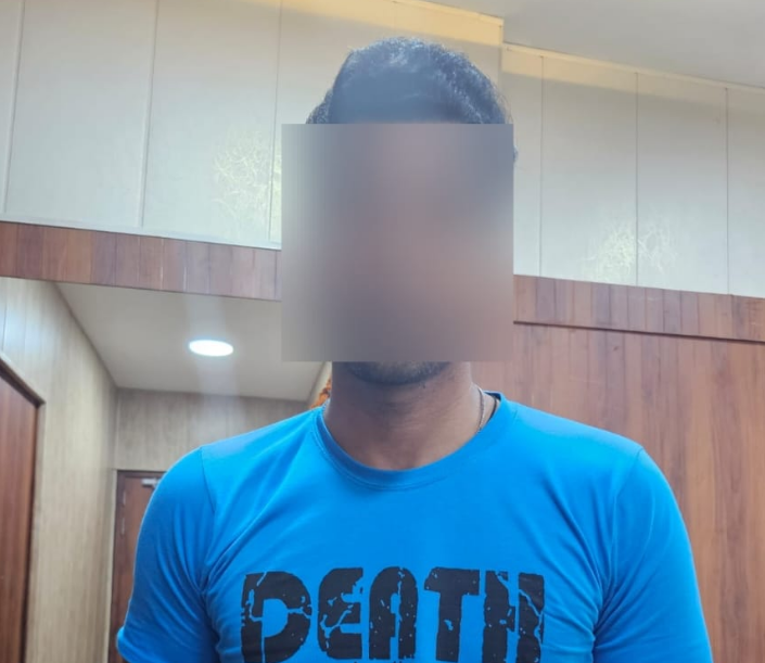 दिल्ली के किशनगढ़ से पायलट गिरफ्तार, स्पाई कैमरा से बना रहा था महिला की वीडियो