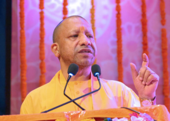 टेक्नोलॉजी रोजगार छीनती नहीं, बल्कि नए अवसर पैदा करती है-  मुख्यमंत्री योगी 