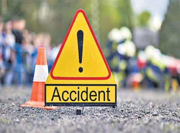 उन्नाव में तेज रफ्तार कार ने मजदूरों को कुचला,चार की मौत,दो घायल