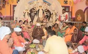 मेरठ दुर्गाबाड़ी मंदिर में वैदिक मंत्रों के साथ दुर्गा अनुष्ठान प्रारंभ, श्रद्धा और भक्ति का संगम