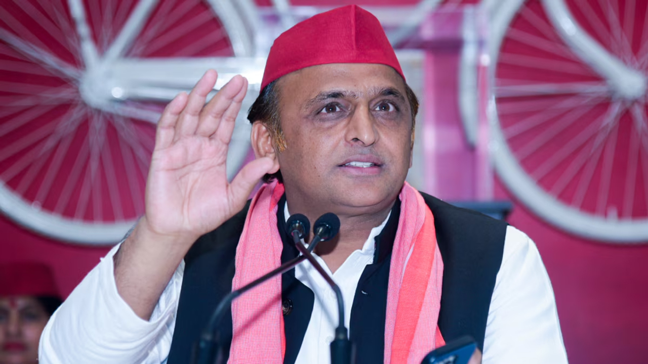 यूपी में जानबूझकर सरकारी सेवाओं को खराब कर रही है भाजपा सरकार: अखिलेश यादव