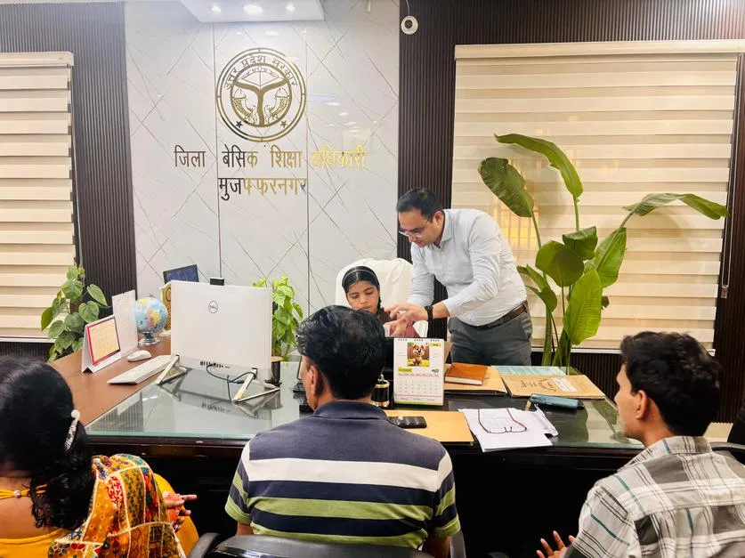 मुज़फ्फरनगर न्यूज़: मिशन शक्ति अभियान में छात्राओं ने संभाली जिम्मेदारी, वंशिका बनीं एक दिन की बीएसए
