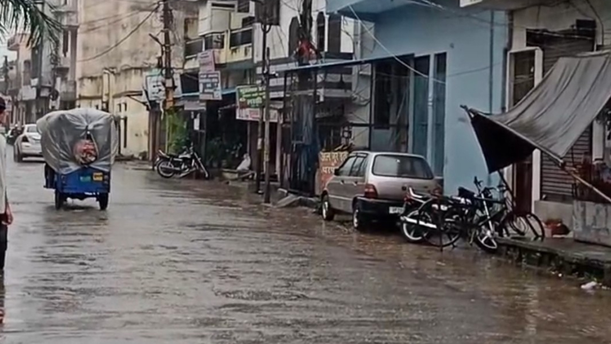 बिजनौर में तीन घंटे तक झमाझम बारिश! सड़कों पर पानी पानी, गंगा का जलस्तर तेजी से बढ़ा- Bijnor News