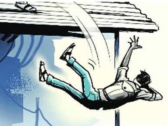 नोएडा में तीन संदिग्ध मौतें, दो की छत से गिरने से मौत, पुलिस जांच में जुटी