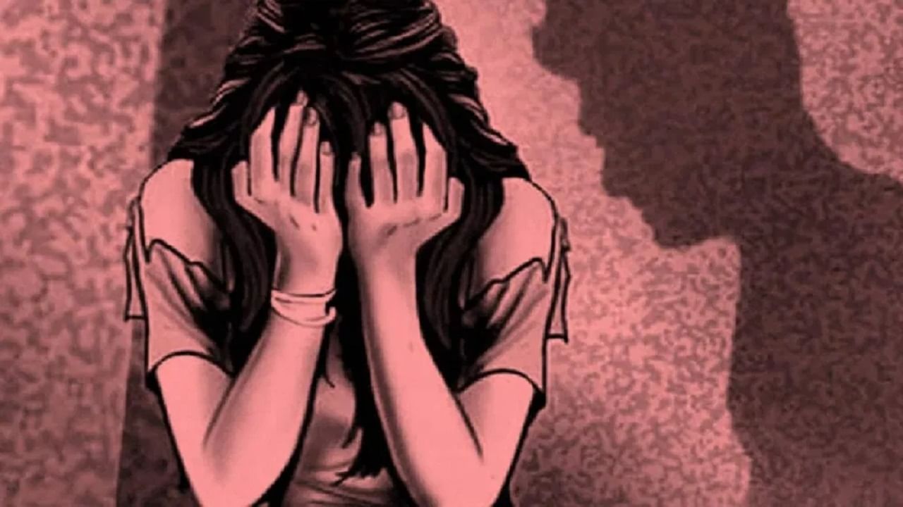 नोएडा के स्टेलर ग्रीन पार्क में युवती के साथ अश्लील हरकत, आरोपी के खिलाफ मुकदमा दर्ज