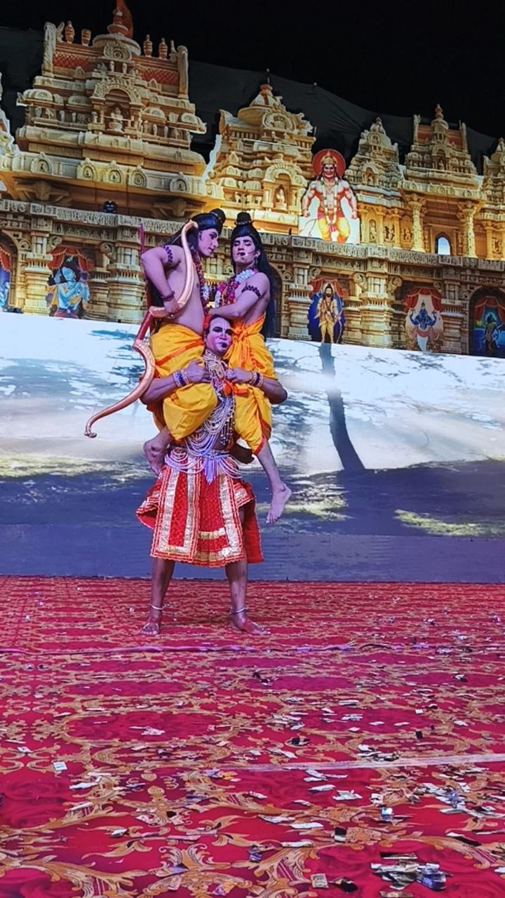 मेरठ में रामलीला मंचन: विभीषण शरणागति से लेकर लंका दहन तक, जयघोषों से गूंजा मैदान