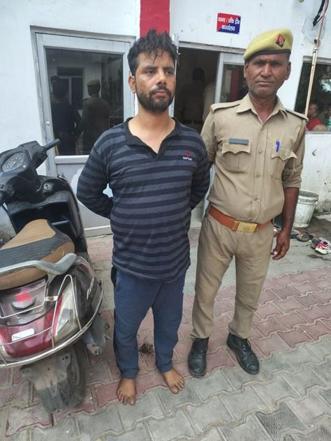 मेरठ में चोरी की स्कूटी के साथ अभियुक्त फुरकान गिरफ्तार, दिल्ली से की थी वाहन चोरी