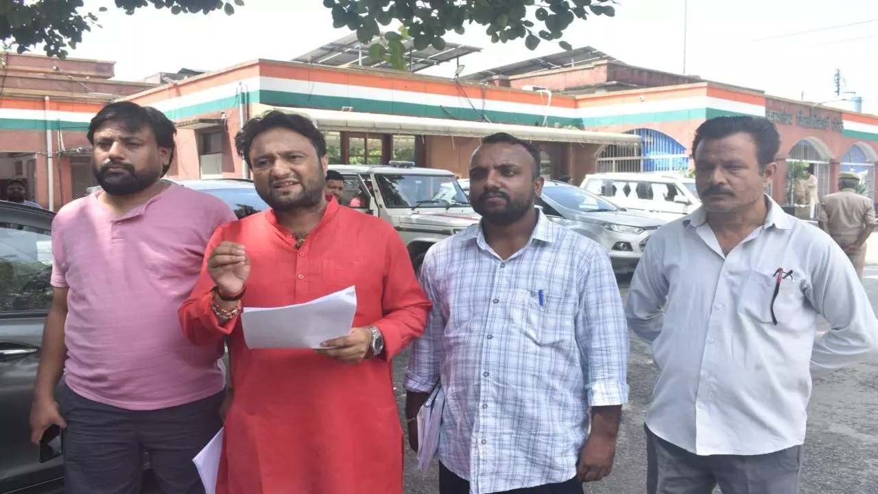 मेरठ में 50 लाख रुपये देने के बाद भी नहीं हुई रजिस्ट्री, आवास विकास पर भाजपा का हल्ला बोल