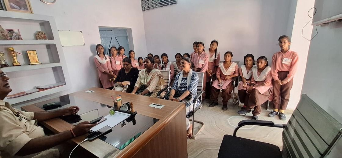 मेरठ में मिशन शक्ति फेज-5.0 अभियान के तहत महिलाओं और बालिकाओं को जागरूक किया गया