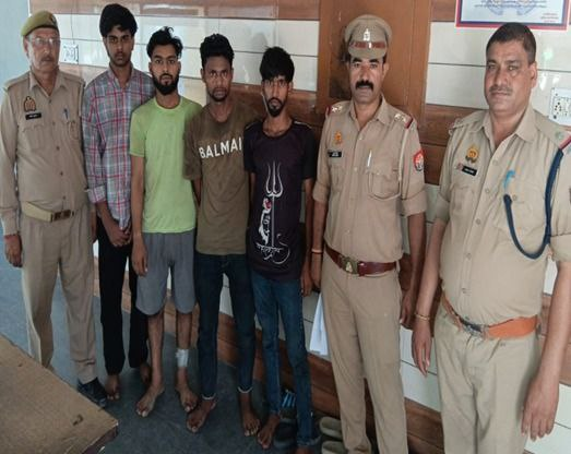 मेरठ में परतापुर पुलिस ने लूट की वारदात का किया खुलासा, चार बदमाश गिरफ्तार, बाइक-मोबाइल बरामद