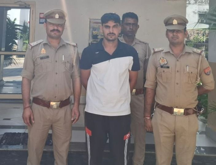 मेरठ पुलिस ने ऑपरेशन शस्त्र अभियान में फरार बदमाश को गिरफ्तार, पिस्टल बरामद