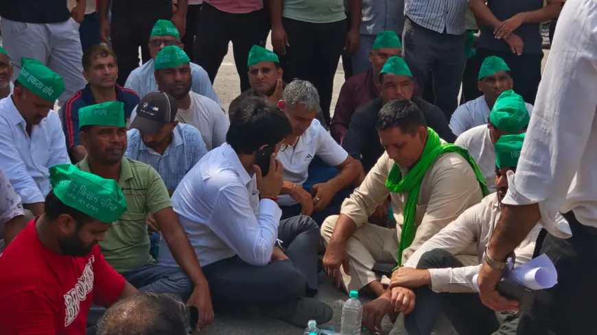 नोएडा: सोरखा गांव में किसानों और प्राधिकरण के बीच टकराव, लाठीचार्ज का वीडियो वायरल