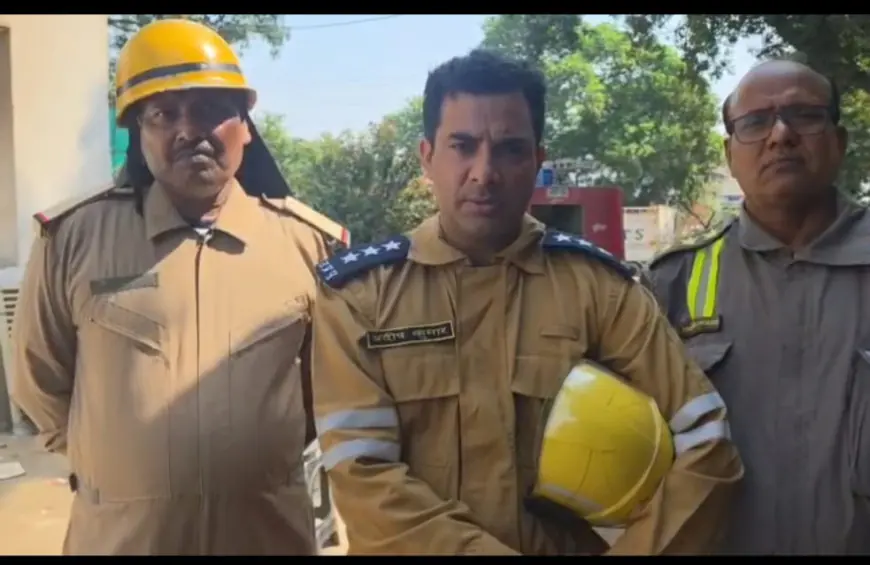 नोएडा की प्रोसोर्स फैक्ट्री में लगी भीषण आग, 8 घंटे की मशक्कत के बाद पाया गया काबू
