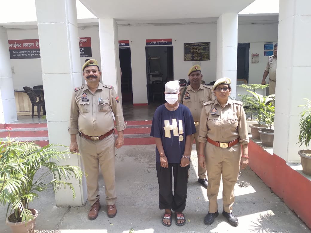 ग्रेटर नोएडा में मोबाइल व चेन स्नैचिंग की शातिर महिला गैंगस्टर गिरफ्तार