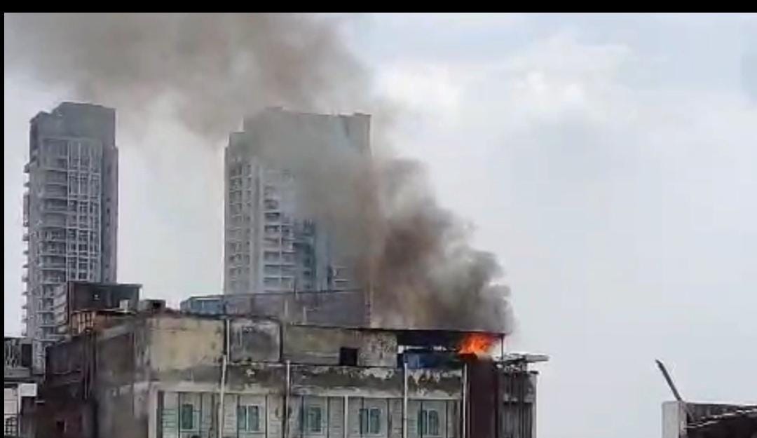 नोएडा के बेलमोंट होटल में जनरेटर में लगी आग से मची अफरा-तफरी, दमकल ने पाया काबू
