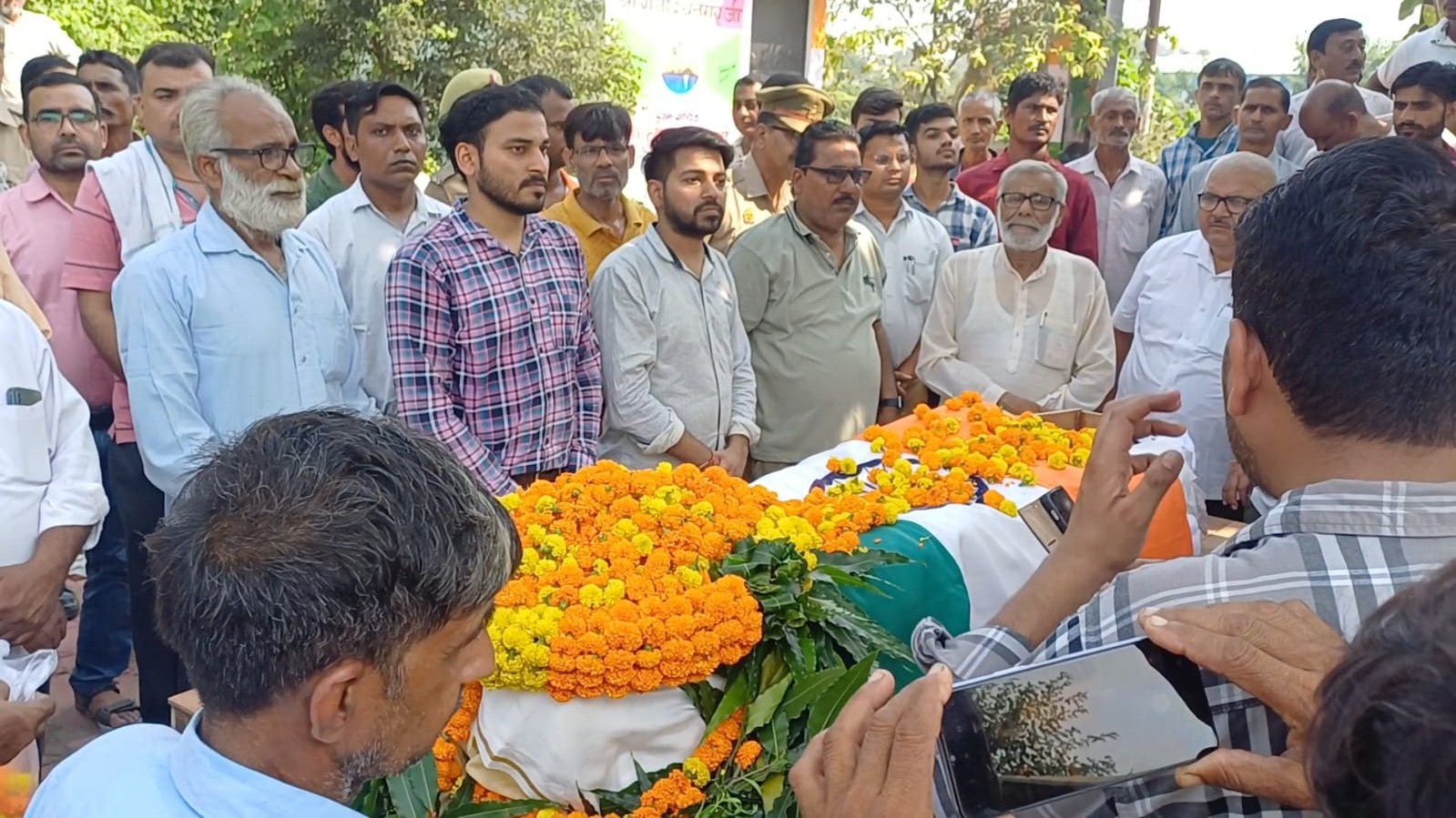 मुज़फ्फरनगर में शहीद ASI विनोद विश्वकर्मा को राजकीय सम्मान के साथ अंतिम विदाई