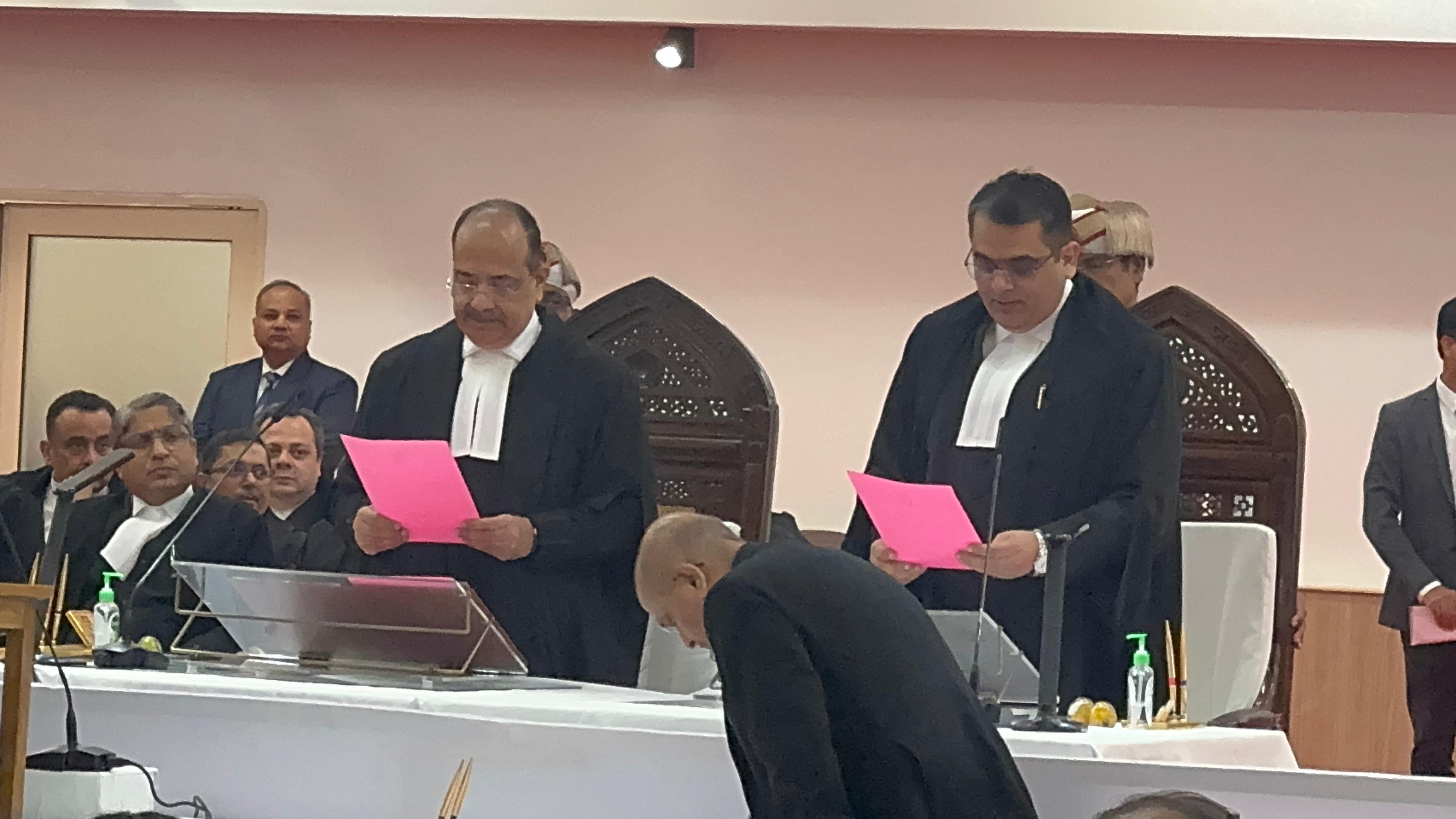 इलाहाबाद हाईकोर्ट में 24 नवनियुक्त न्यायमूर्तियों ने ली शपथ, मुज़फ्फरनगर के विवेक कुमार सिंह शामिल 