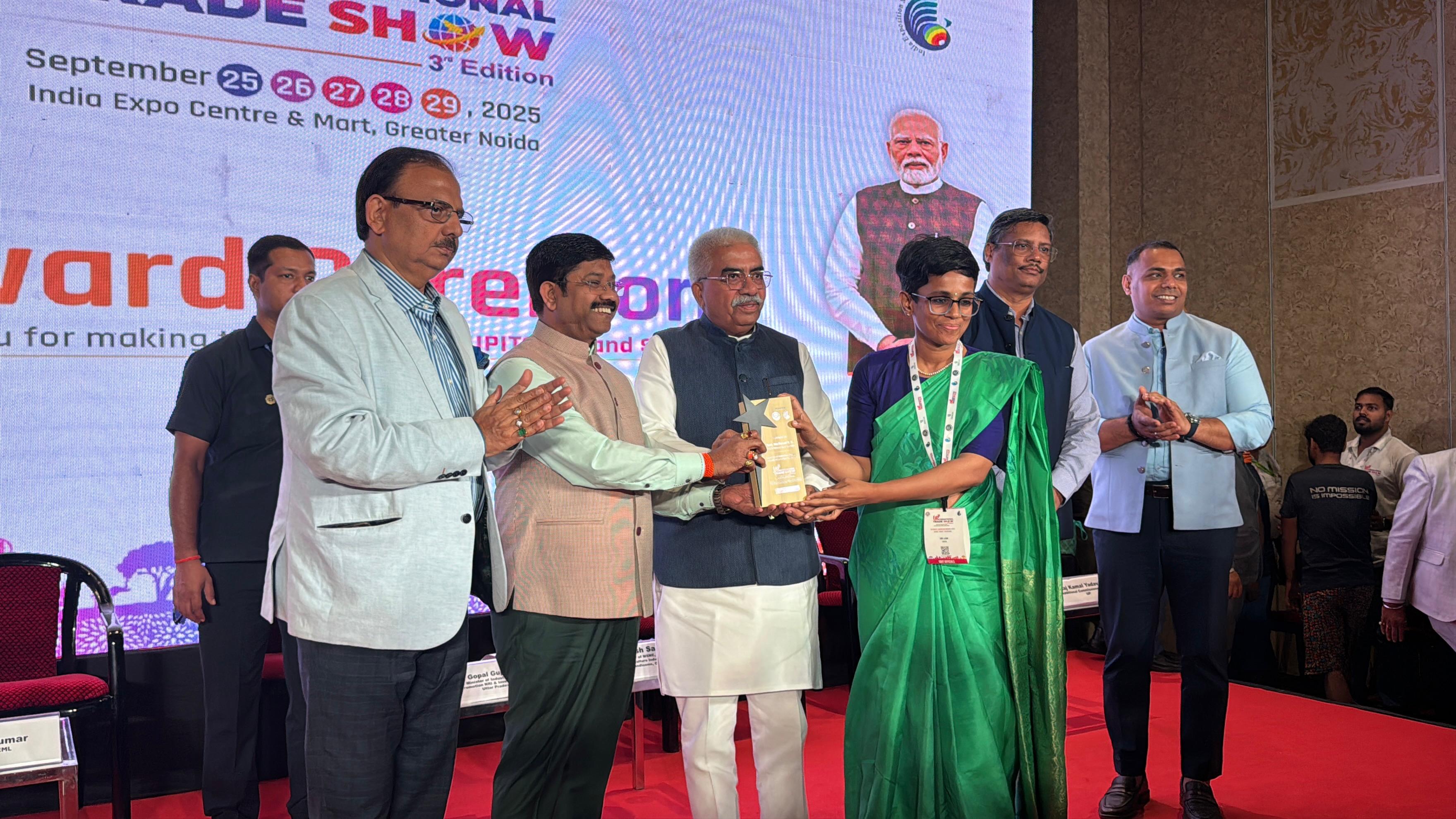 यूपी इंटरनेशनल ट्रेड शो-2025 में ग्रेटर नोएडा प्राधिकरण को बेस्ट स्टॉल का अवार्ड