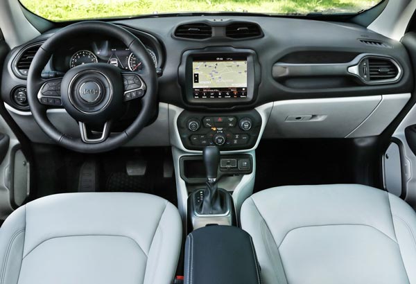 Upcoming Cars Under 10 Lakh: 2025 में धूम मचाने आ रही Maruti Fronx Hybrid, New Gen Hyundai Venue और Tata Punch Facelift