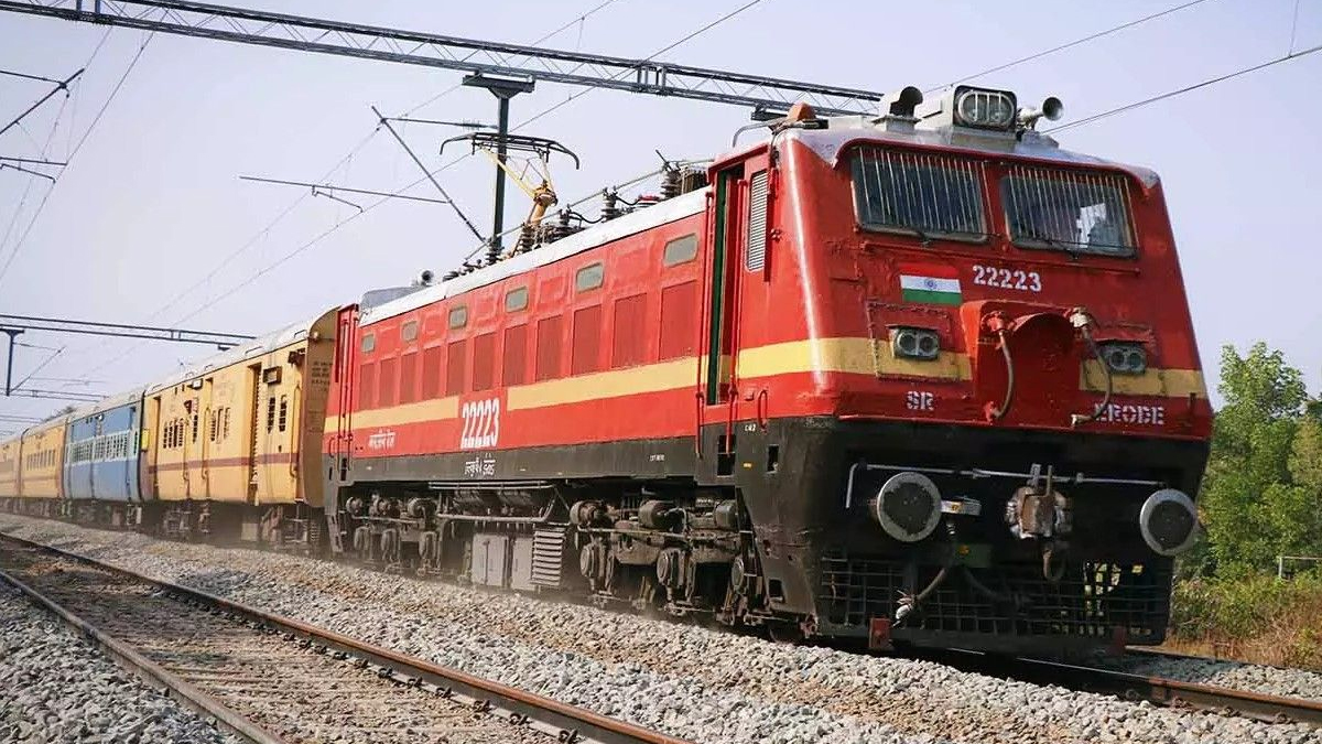 यात्रियों के लिए राहत! काठगोदाम से मुंबई स्पेशल ट्रेन अब जनवरी तक चलेगी, जानिए पूरी टाइमिंग और कोच जानकारी