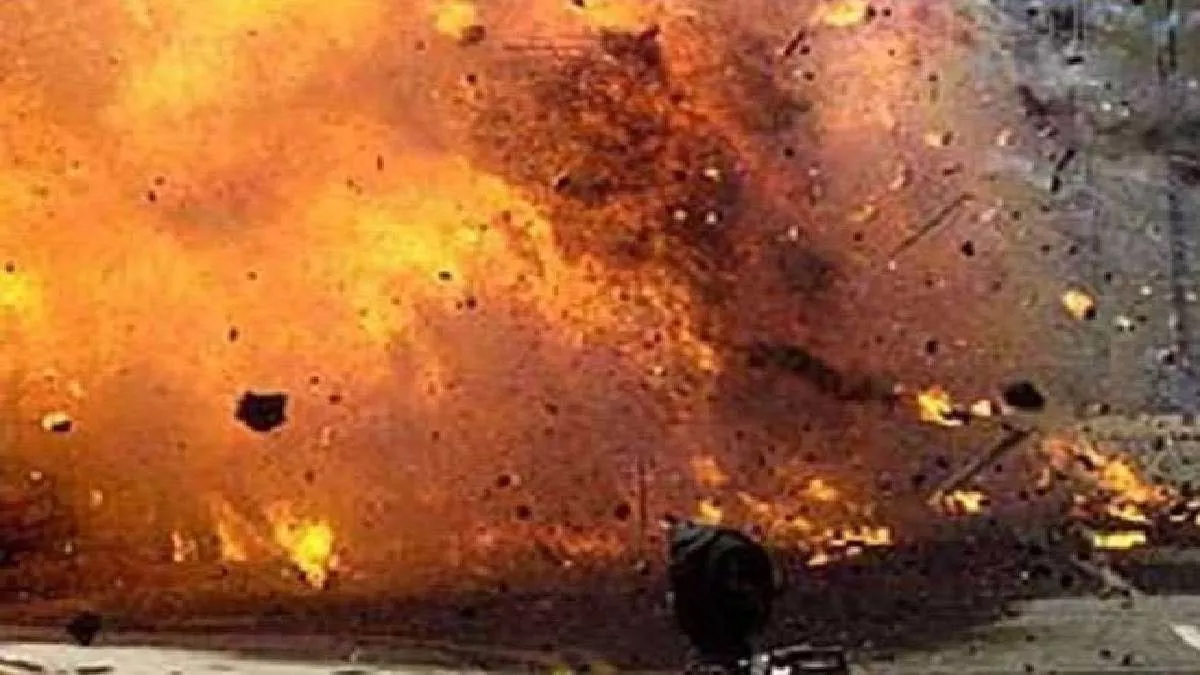 पालघर के लिंबानी साल्ट इंडस्ट्रीज में केमिकल ब्लास्ट, एक मजदूर की मौत और चार घायल