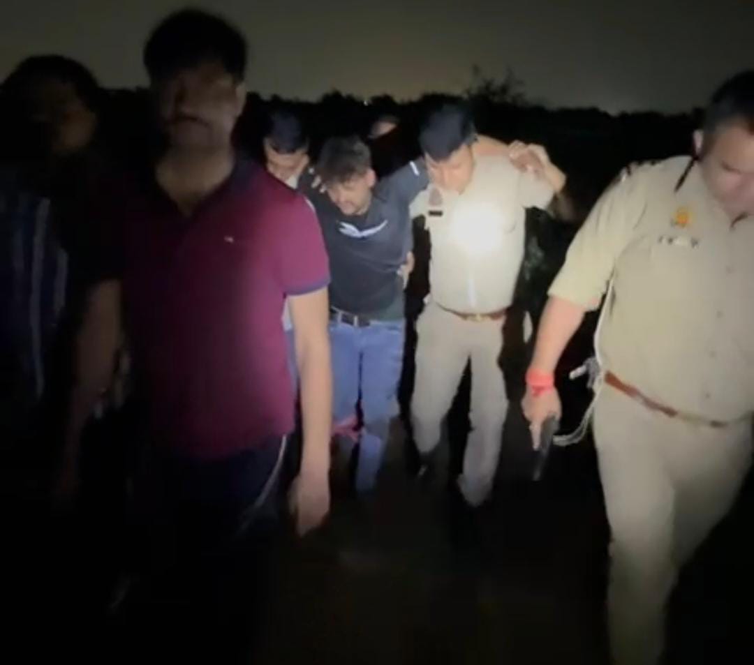 नोएडा में एल्युमिनियम फ्रेम चोरी करने वाला बदमाश पुलिस मुठभेड़ में गिरफ्तार, लाखों का माल बरामद